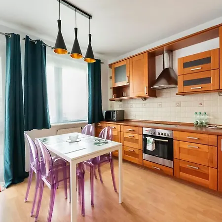 Ken 54 2-bedroom By Bookinghost דירה ורשה