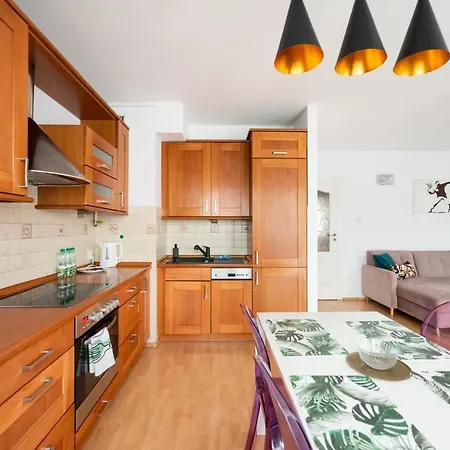 Ken 54 2-bedroom By Bookinghost דירה