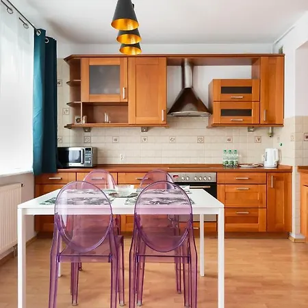 Ken 54 2-bedroom By Bookinghost Varsó