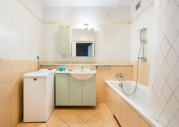 Ken 54 2-bedroom By Bookinghost * Warschau