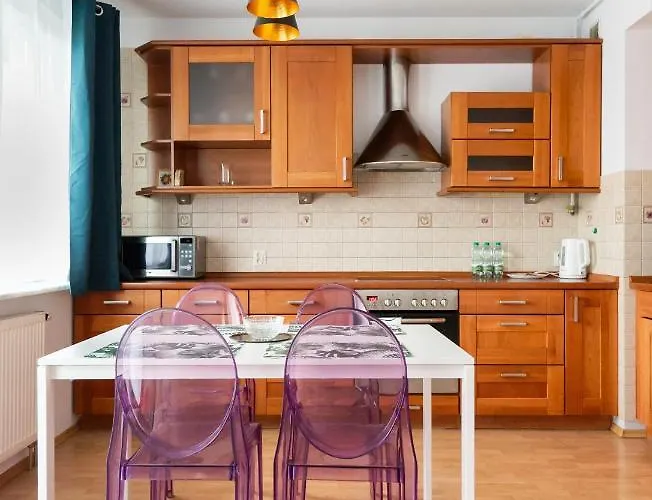 Ken 54 2-bedroom By Bookinghost Warschau